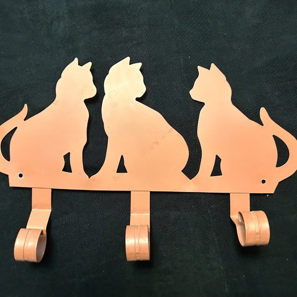 Vintage metal cat hanger with hooks. - Picture 1 of 2